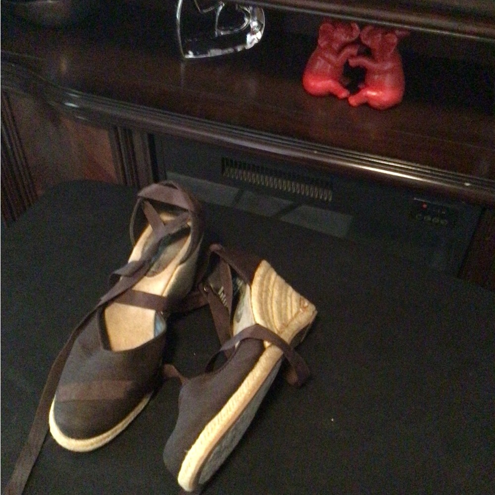 Brown wedge sandals size 10 - Picture 2 of 2